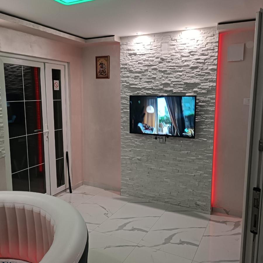 Rb Apartment 1 ปาลิช ภายนอก รูปภาพ
